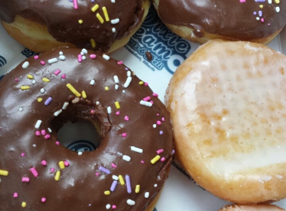 Dixie Cream Donut Shop - West Frankfort, IL