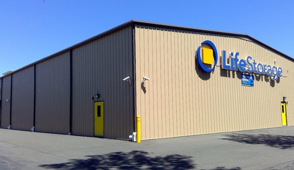 Life Storage - North Haven, CT