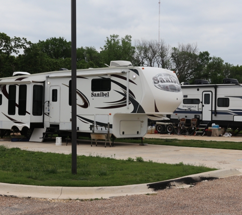 Shady Acres RV Park - Cleburne, TX