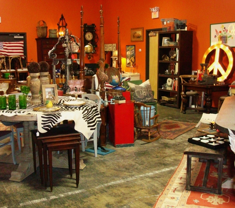 Warehouse Provence Antiques - Salem, MA