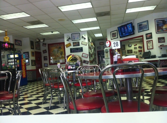 Bert's 50'S Diner - Mechanicsville, MD