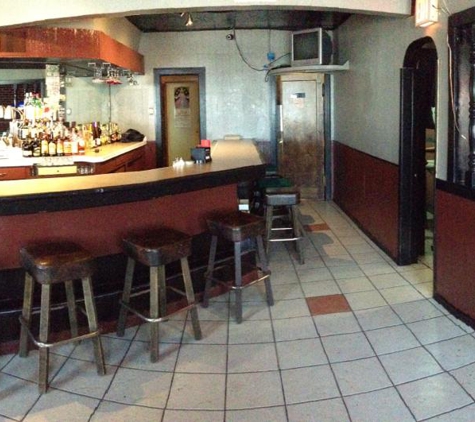 Dominic's Bar & Grill - Madera, CA