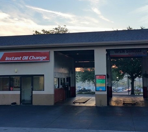 Valvoline Instant Oil Change - Clermont, FL