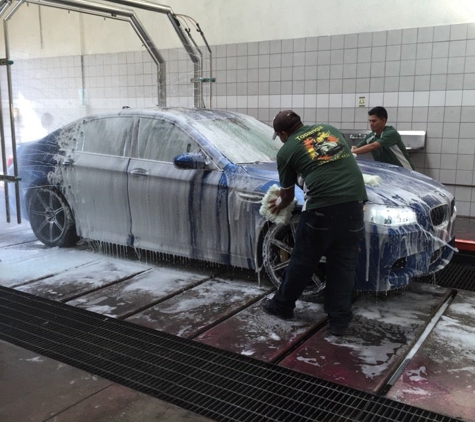 Topanga Car Wash - Canoga Park, CA