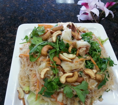 Thai Orchid Restaurant - Saint Louis, MO. Yum Woon Sen