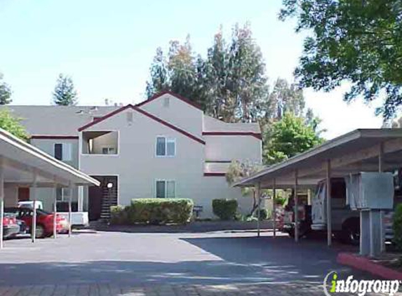 Village Square Apartments - Santa Rosa, CA