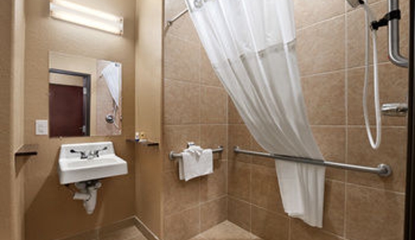 Microtel Inn & Suites by Wyndham Gonzales - Gonzales, TX