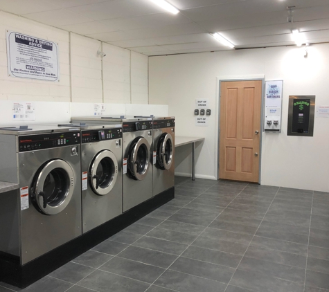 Hoppers Laundromat - Hoppers Crossing, VIC. Laundry