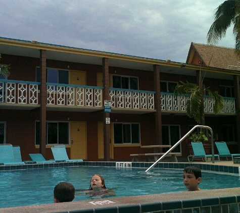 Cocoa Beach Suites Hotel - Cocoa Beach, FL