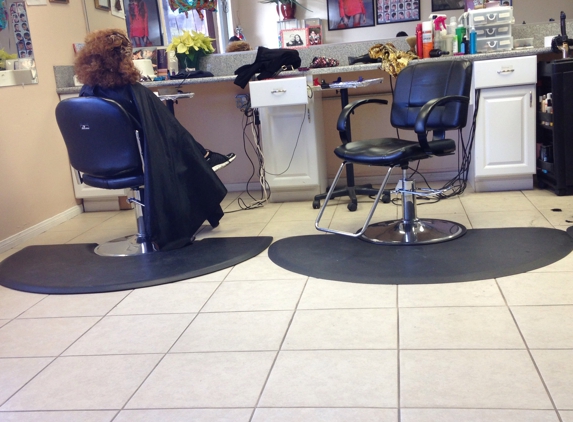 Grecia's Beauty Salon - Newhall, CA