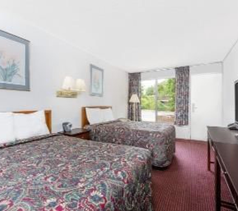 Days Inn by Wyndham Greensboro Airport - Greensboro, NC