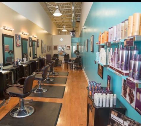 Connie's Hair Studio - Itasca, IL