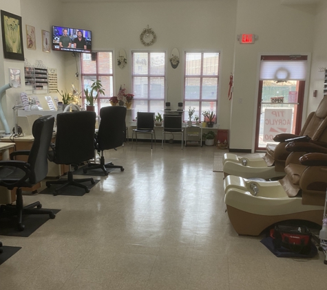 Wonderfull Nail Salon - Bayonne, NJ. 214 Broadway