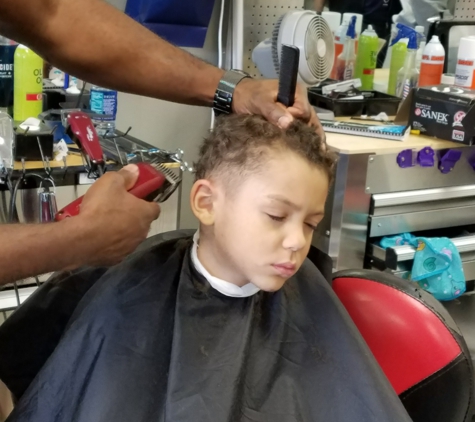 Skill Cutz Barbershop - Fargo, ND