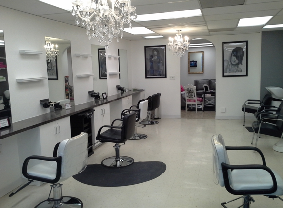 The Diva Den Salon, LLC - Denver, CO