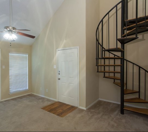 Arbor Creek Apartments - Lewisville, TX