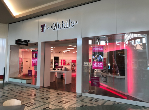 T-Mobile - Pembroke Pines, FL