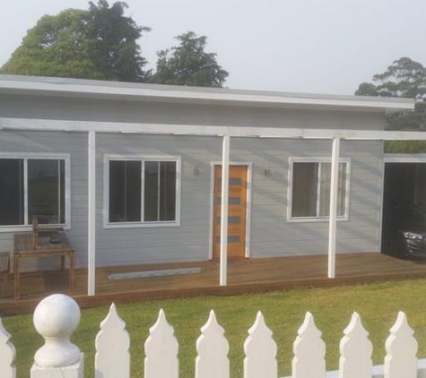Chris Green Painting and Maintenance - Corrimal, NSW. After: Deck & Pergola!