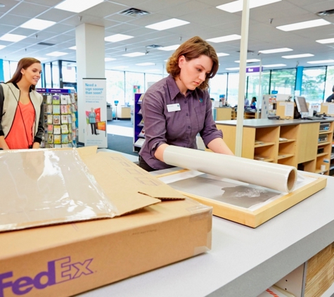 FedEx Office Print & Ship Center - Warwick, RI