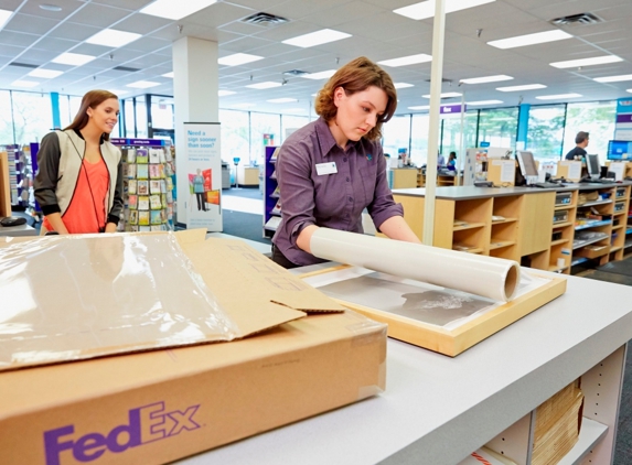 FedEx Office Print & Ship Center - Germantown, MD