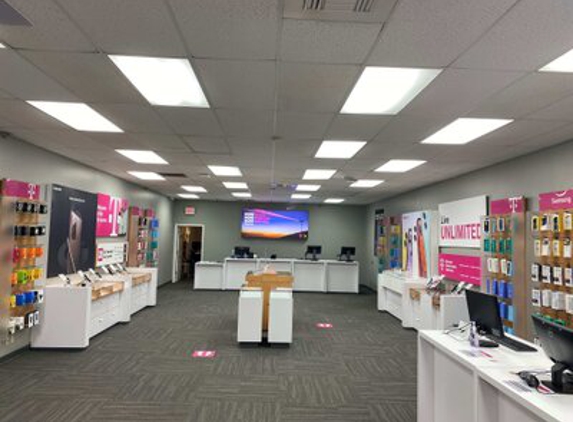 T-Mobile - Kenosha, WI