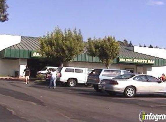 Oak Tree Sports Bar - Diamond Bar, CA