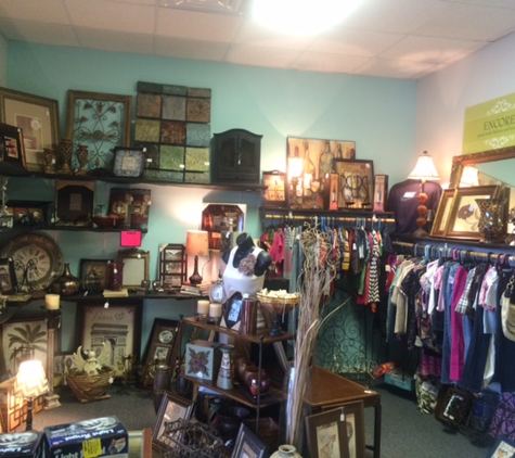 Finders Keepers Flea Market & Furniture - Nixa, MO