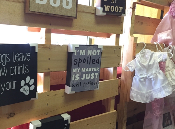 Dixie's Paws & Claws Corp. - Woodland, CA