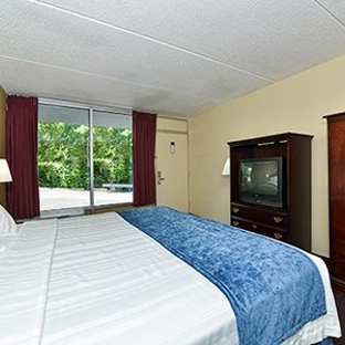 Motel 6 - Star City, WV