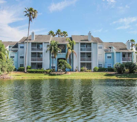 The Retreat at Vista Lake Apartments - Fort Myers, FL