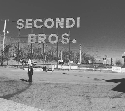 Secondi Bros Truck Stop - Milford, CT