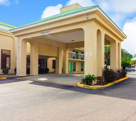 Econo Lodge Inn and Suites - Gulfport, MS