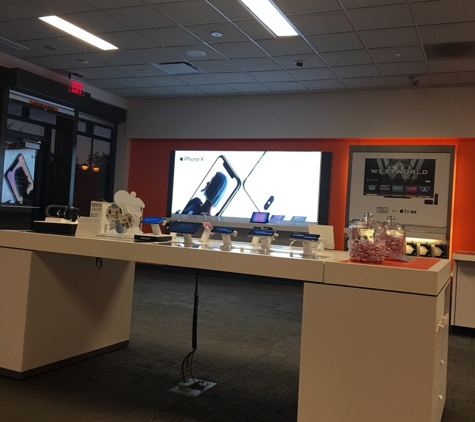 AT&T Store - Elmhurst, IL