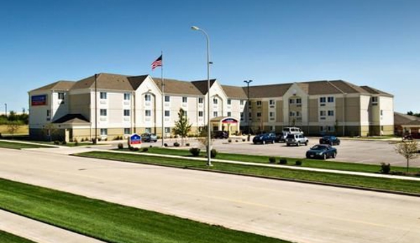 Candlewood Suites Grand Prairie - Peoria, IL