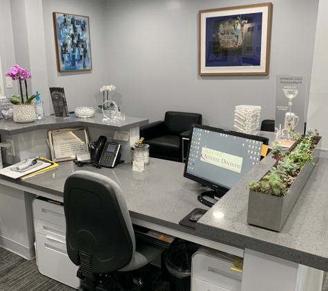 Beverly Hills Aesthetic Dentistry: Jamielynn M. Hanam-Jahr, DDS - Beverly Hills, CA. Reception center and waiting area at Beverly Hills Aesthetic Dentistry