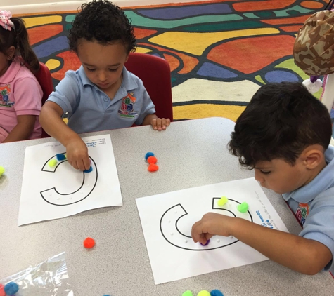 Kids Steps Academy Inc - Miami, FL. Creative activities