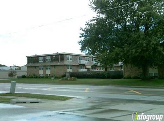 Windsor Chateau Apartments - Windsor Heights, IA