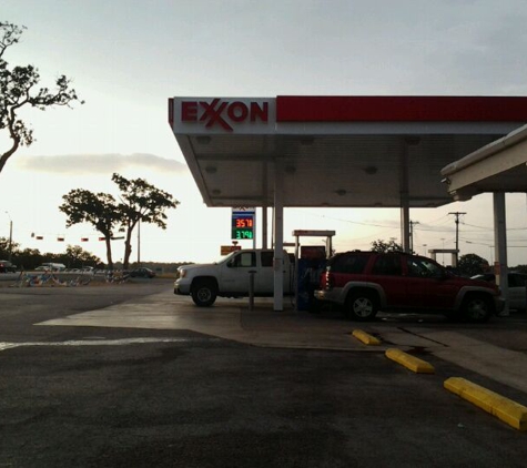 Exxon - Bastrop, TX