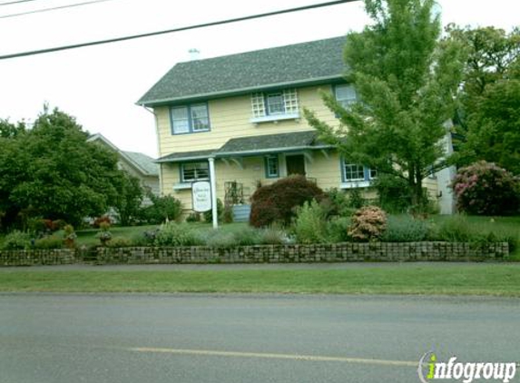 The Carlton Inn Bed & Breakfast - Carlton, OR