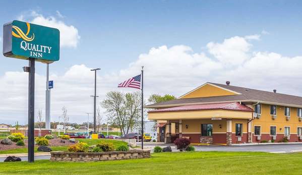 Quality Inn - Janesville, WI