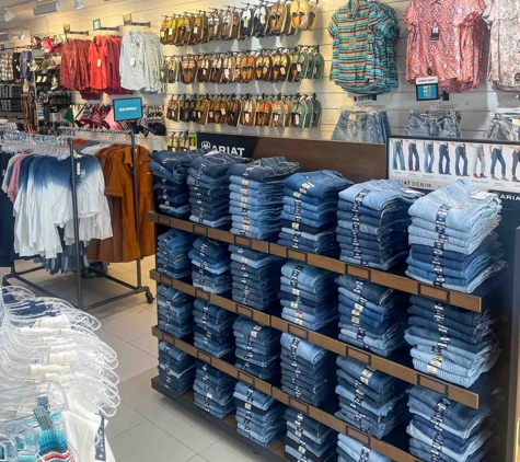 Ariat Outlet - Foley, AL