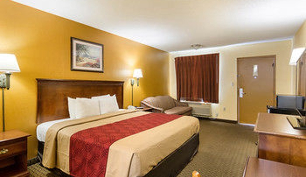 Econo Lodge - Fredericksburg, VA