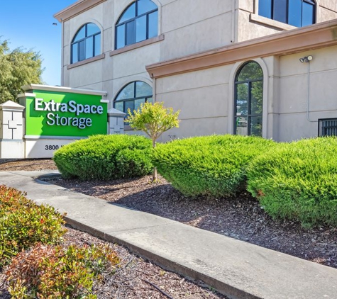 Extra Space Storage - Sacramento, CA