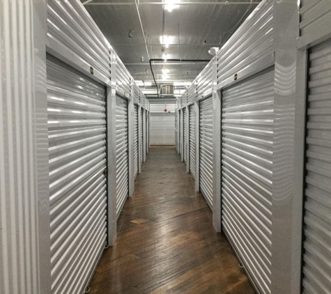 Extra Space Storage - Milwaukee, WI