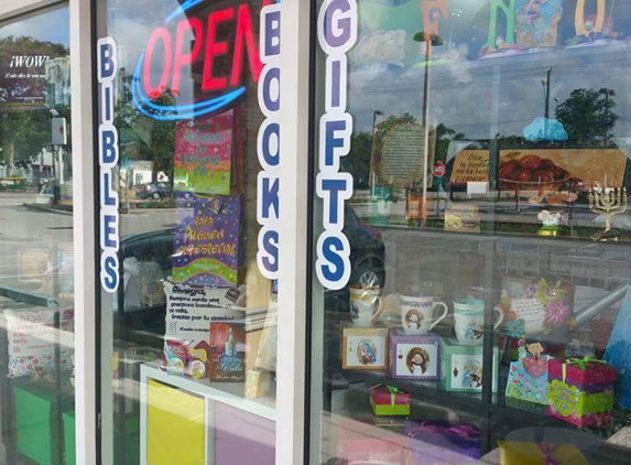 Los Cielos Abiertos Christian Bookstore (Libreria Cristiana) - Hollywood, FL