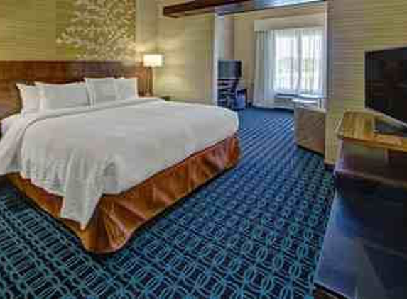 Fairfield Inn & Suites - Jackson, TN