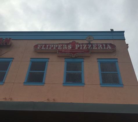 Flippers Pizza - Kissimmee, FL