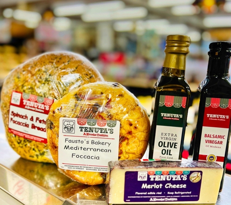 Tenuta's Delicatessen & Liquors - Kenosha, WI