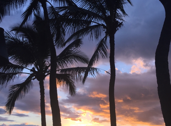 Alii Resorts - Kihei, HI. Beautiful sunset from our lanai.