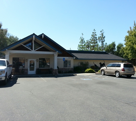 Douglas Boulevard Veterinary Clinic - Roseville, CA